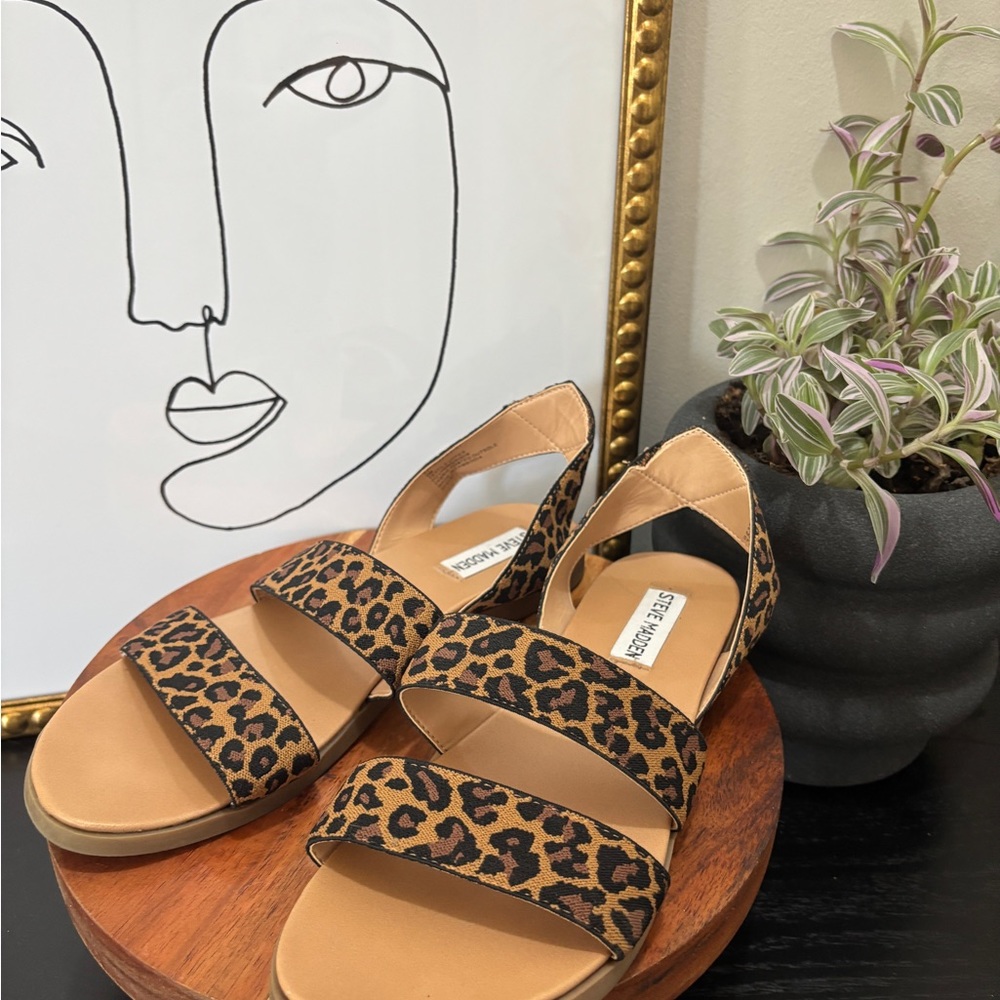 Steve Madden Brown and Black Sandals with Leopard Print